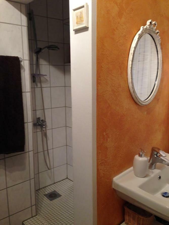 Ferienwohnung Mit Garten In Koeln Zewnętrze zdjęcie